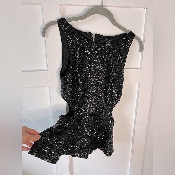 Forever 21 small Women’s peplum sequins black blouse side cut outs zip back EUC - Picture 3 of 11